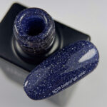 NAILSOFTHENIGHT-Bombay-niebieski-lakier-hybrydowy-z-odblaskowa-drobinka-10-ml_[3871]_1200