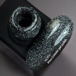 NAILSOFTHENIGHT-Pina-colada-szary-odblaskowy-lakier-hybrydowy-10-ml_[2522]_1200