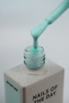 NAILSOFTHEDAY-Color-of-the-month-Maj-2025-Effortless-mietowy-lakier-hybrydowy-10-ml_[4616]_1200
