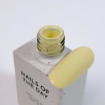 NAILSOFTHEDAY-Color-of-the-month-July-2025-Banana-Cream-pastelowozolty-lakier-hybrydowy-10-ml_[4906]_1200
