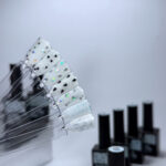 NAILSOFTHEDAY-Party-top-04-pzezroczysty-top-z-holograficznymi-gwiazdkami-bez-lepkiej-warstwy-10-ml_[4004]_1200