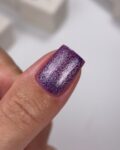 NAILSOFTHEDAY-Cat-Eye-Gel-Polish-03-gleboki-fioletowy-lakier-hybrydowy-z-efektem-kocie-oko-6-ml_[6437]_1200