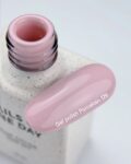 NAILSOFTHEDAY-Porcelain-179-Gel-polish-delikatny-pudroworozowy-lakier-hybrydowy-10-ml_[7731]_1200